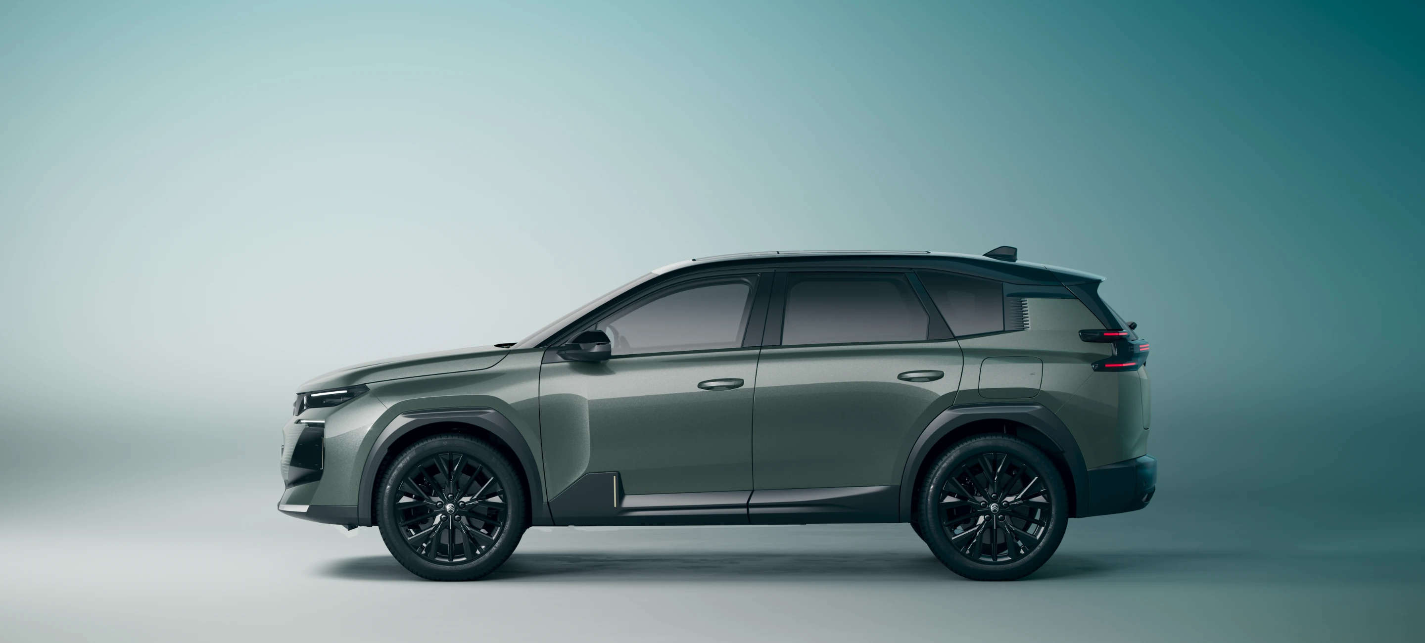 Зелений Citroën C5 Aircross, вигляд з лівого боку