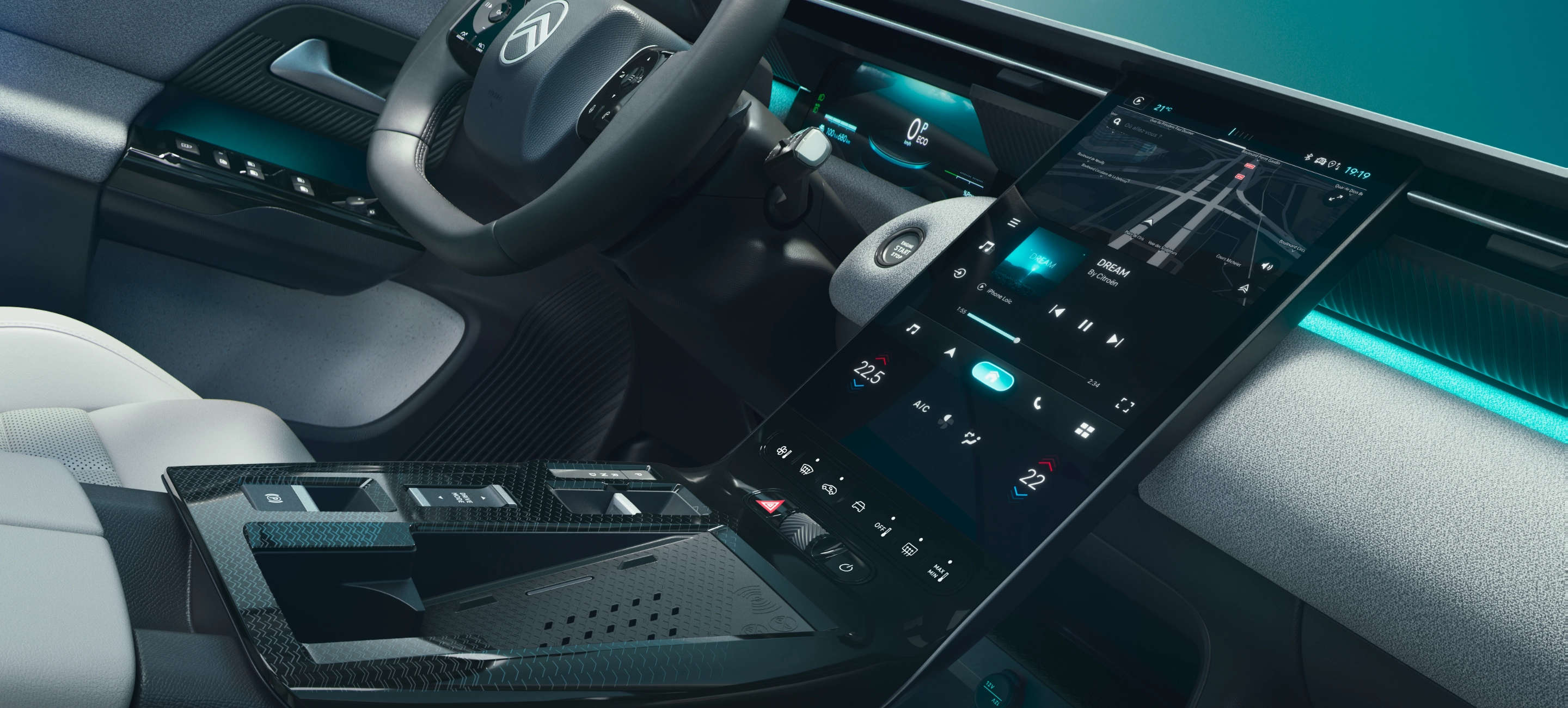 Сенсорний екран на передній панелі у салоні Citroën C5 Aircross