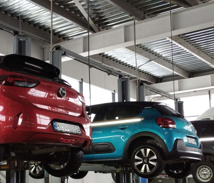 Сервісна зона, де обслуговують автомобілі Citroën